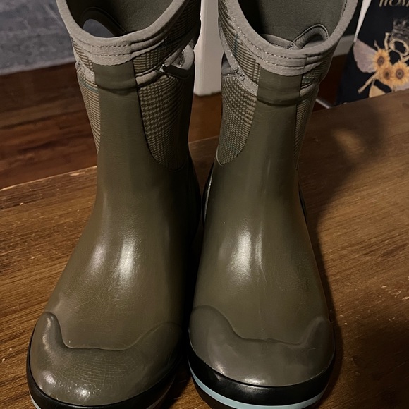 Bogs Olive and Gray Plaid Rain Boots - Picture 4 of 7